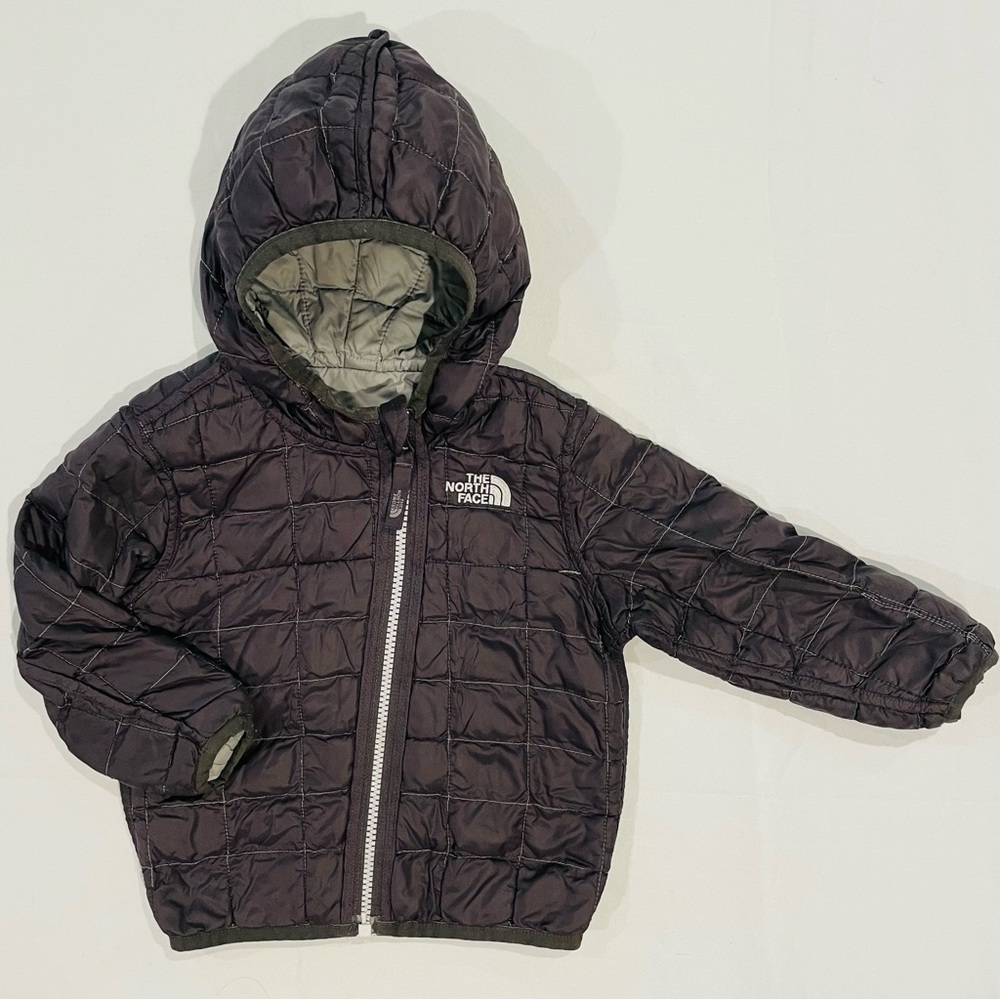 The North Face Kids Jacket in Black and Gray